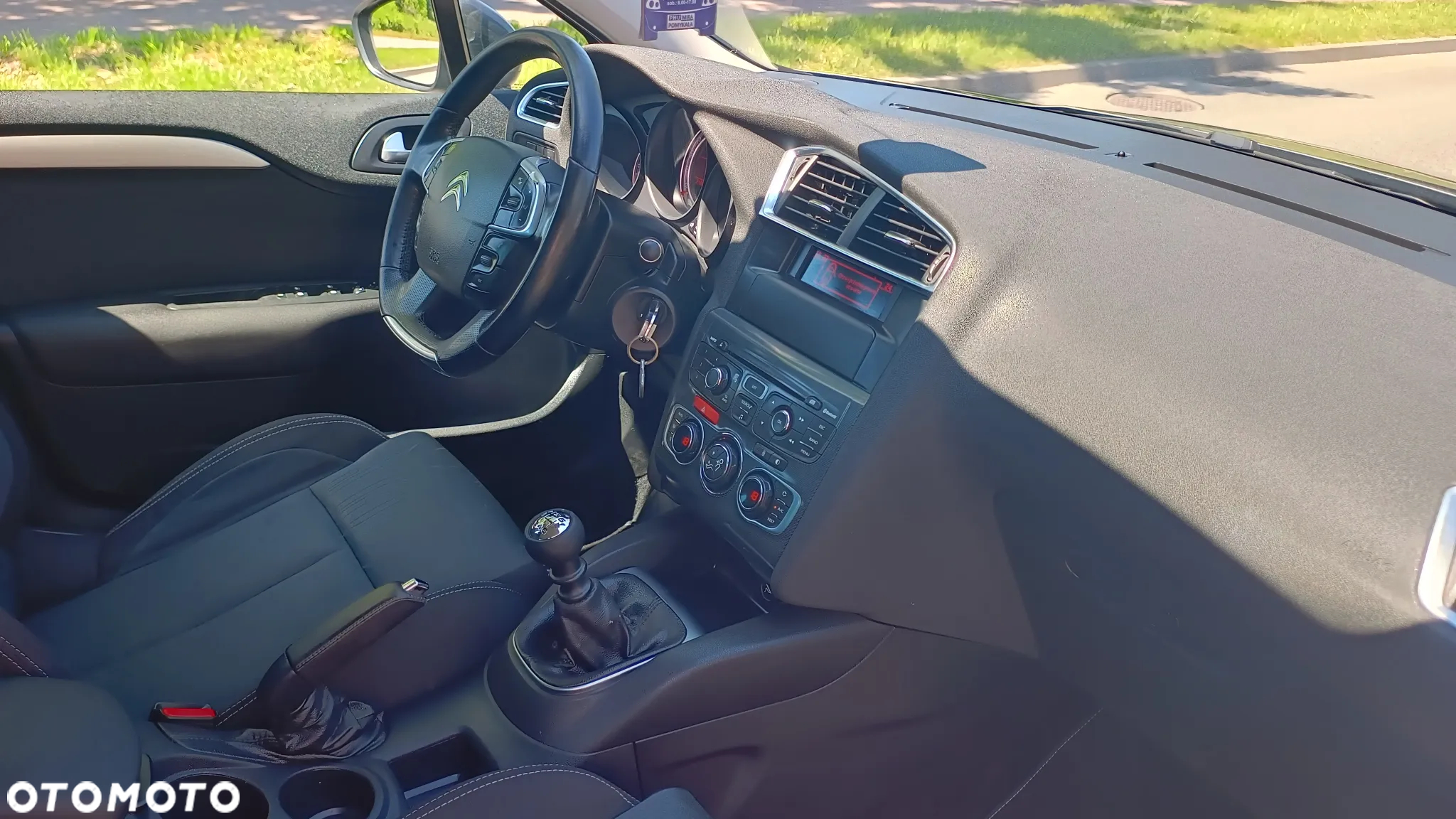 Citroën C4 e-HDi 110 Exclusive - 23