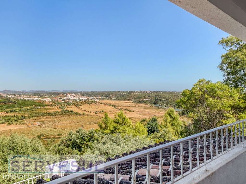 Moradia espaçosa com 4 quartos, piscina e garagem, com Vista para o... - Grande imagem: 3/42