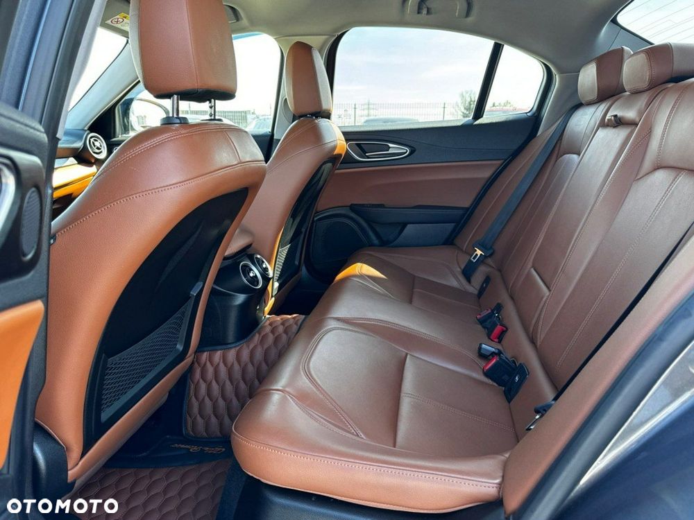 Alfa Romeo Giulia 2.2 D Turbo - 18