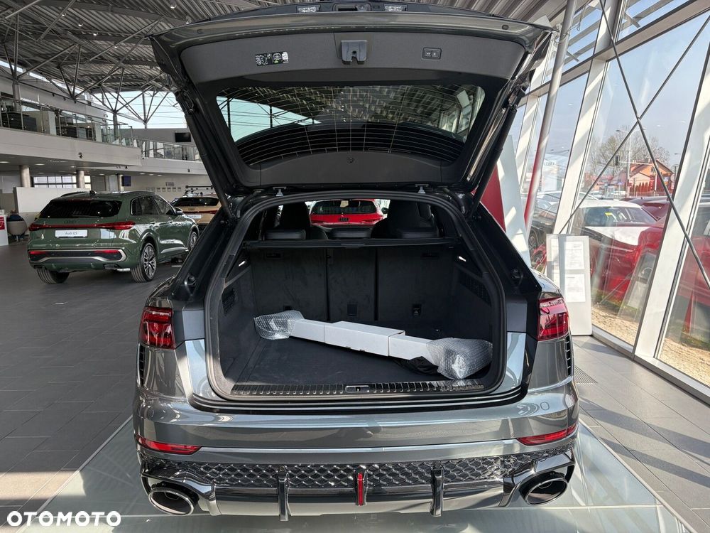 Audi RS Q8 - 10