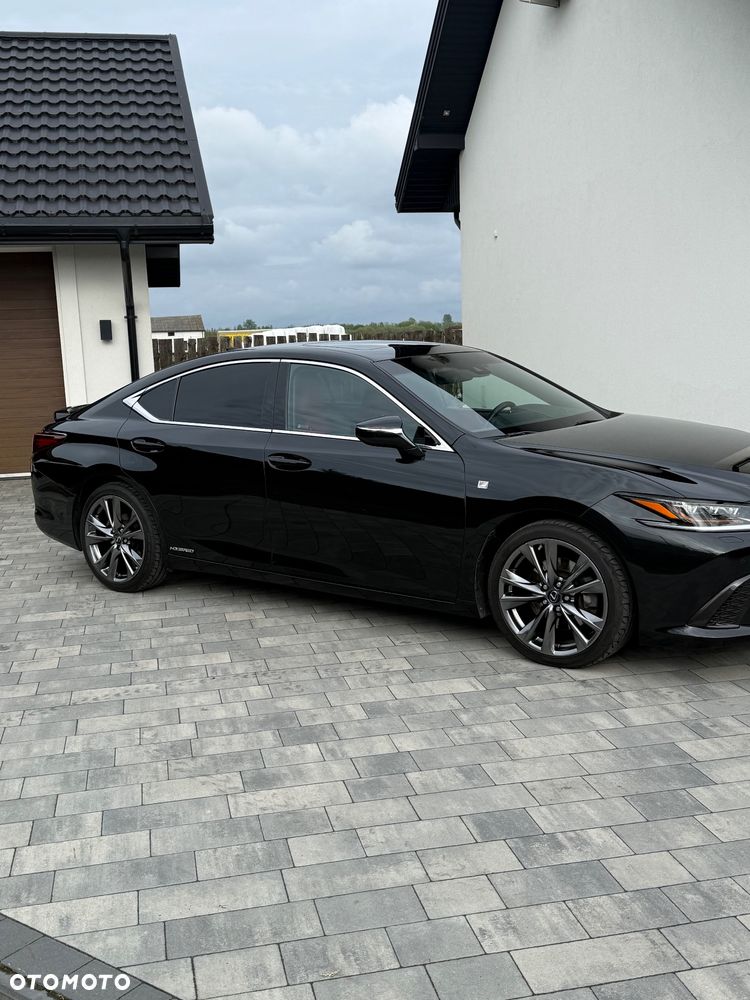 Lexus ES 300h F Sport - 30