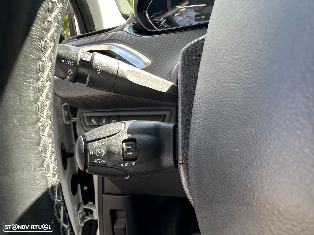 Peugeot 2008 PureTech 110 Stop&Start EAT6 Allure - 28