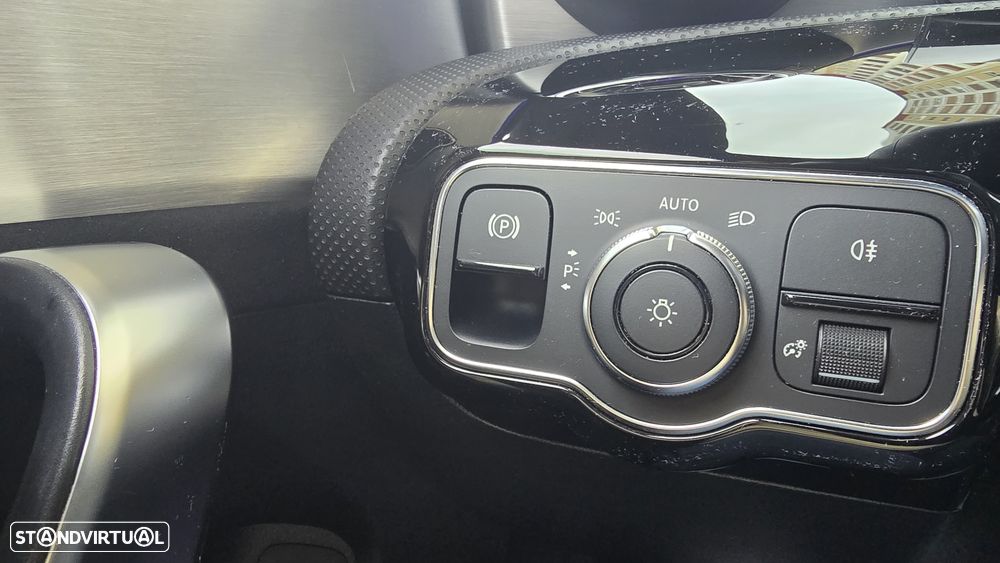 Mercedes-Benz CLA 220 d Shooting Brake AMG Line Aut. - 38