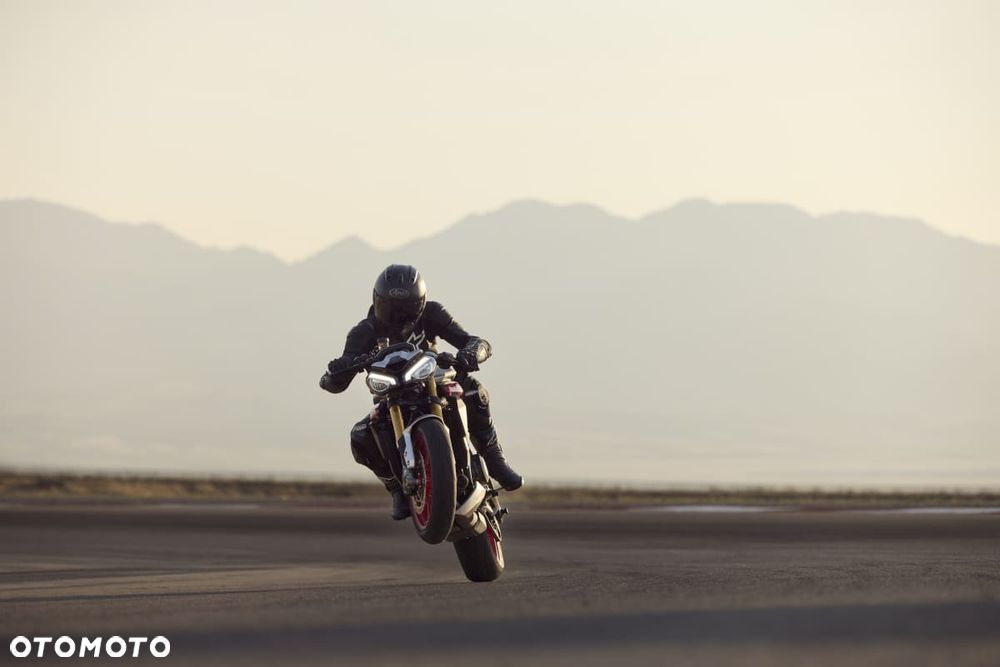 Triumph Street Triple - 3