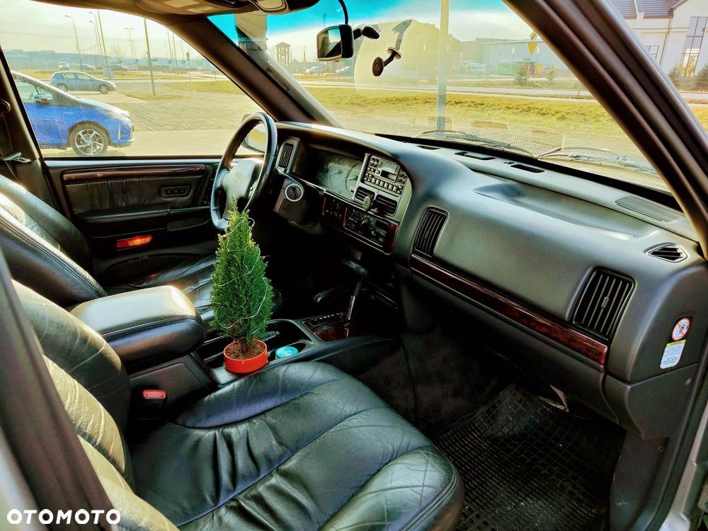 Jeep Grand Cherokee 5.9 Limited - 21