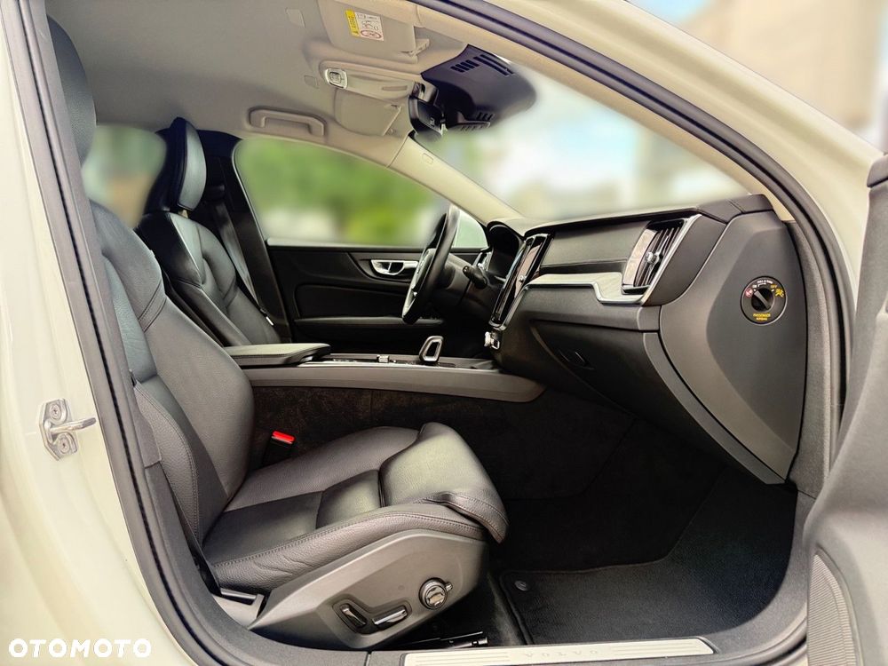 Volvo V60 Cross Country - 26