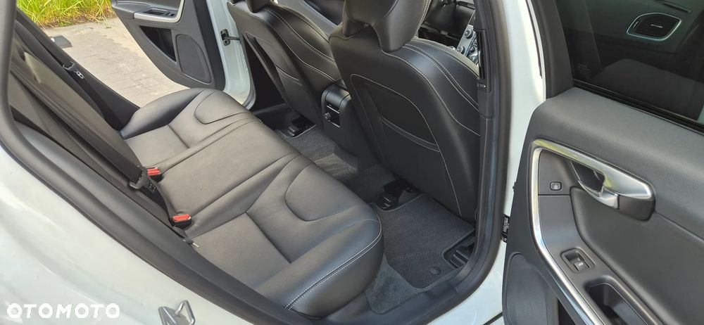 Volvo V60 D3 Momentum Core - 18