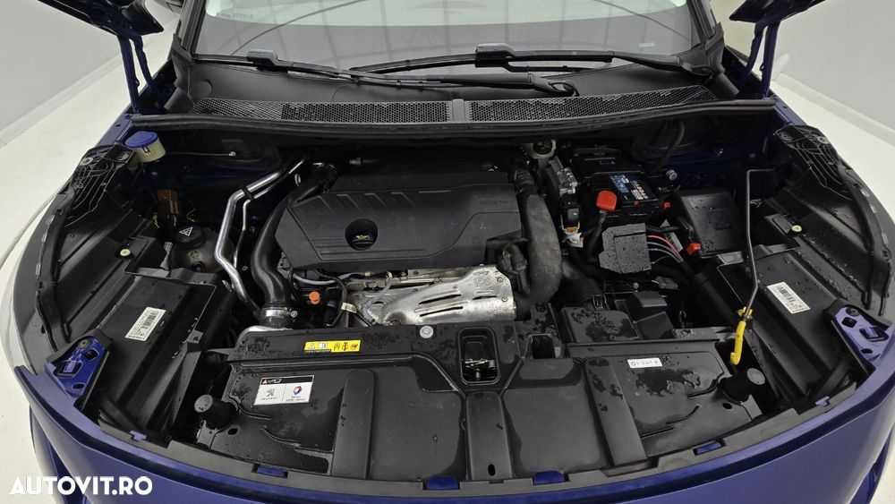 Peugeot 3008 1.6 PureTech Turbo S&S EAT8 Allure - 23