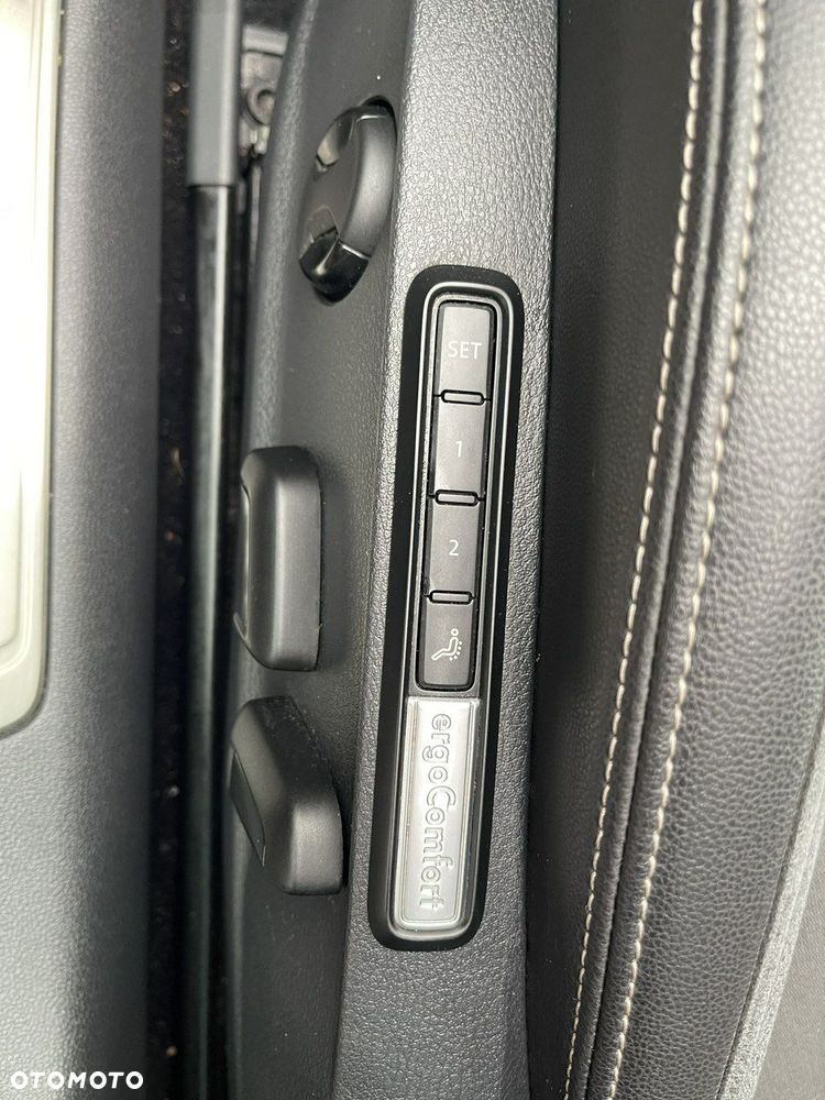 Volkswagen Passat Alltrack 2.0 TDI SCR DSG 4Motion - 15