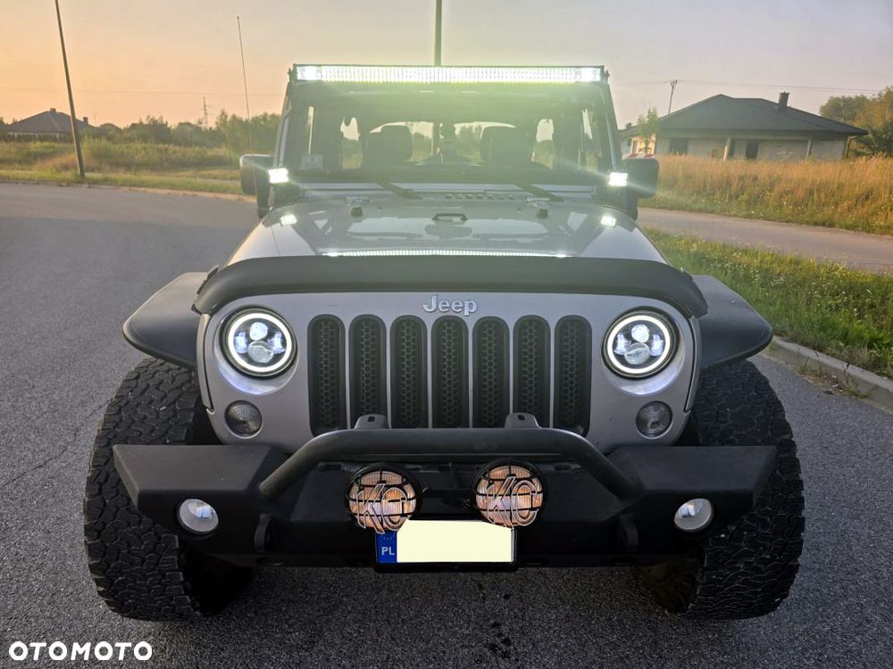 Jeep Wrangler 3.6 Unlim Sahara - 3