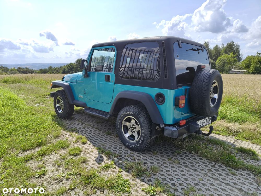 Jeep Wrangler - 5