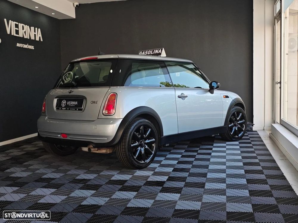 MINI 3 Portas - 19