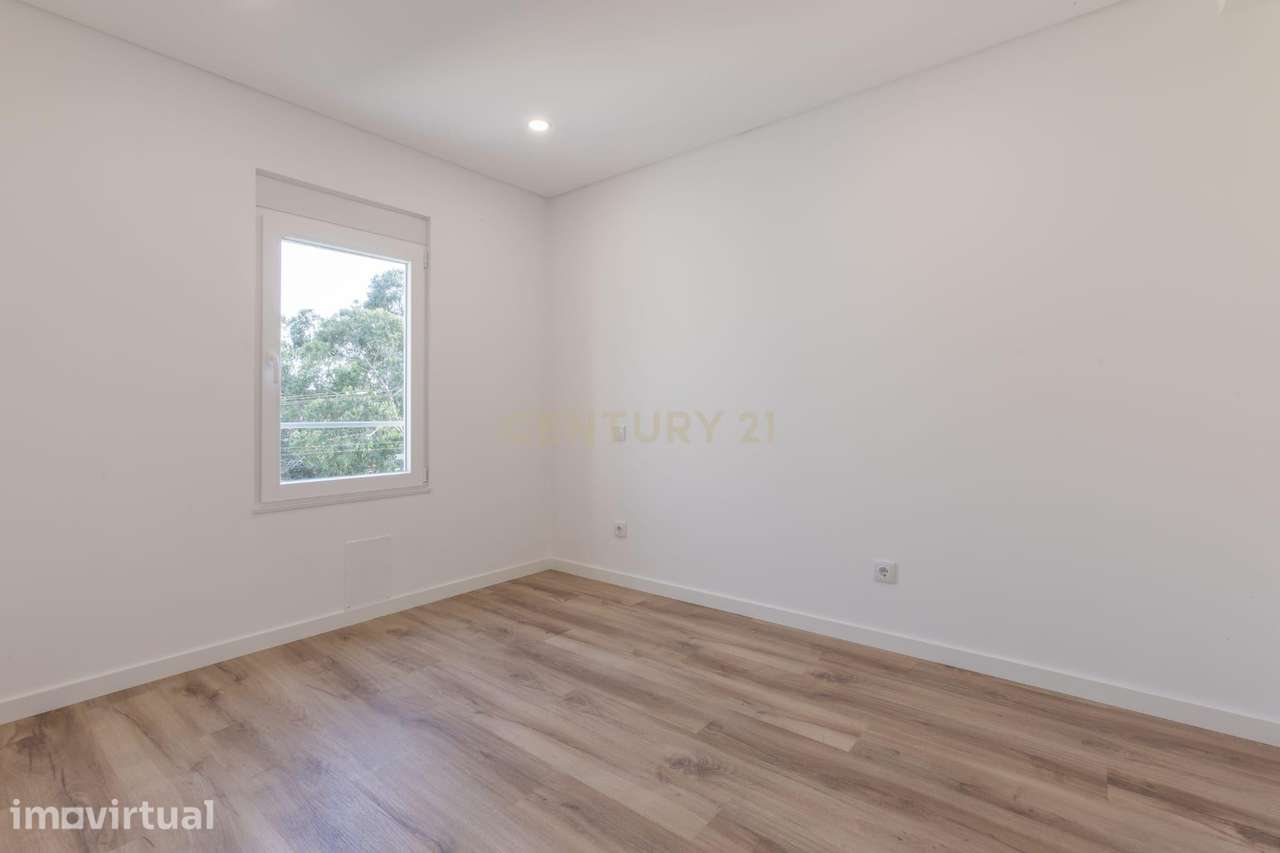 T4 TOTALMENTE REMODELADO | 114 m² | 2 SUITES | VISTA RIO | VARANDA | O - Grande imagem: 4/8