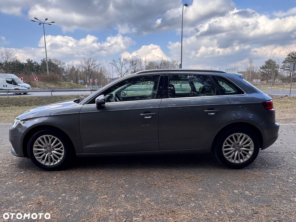 Audi A3 Sportback 1.6 TDI DPF Ambition - 12