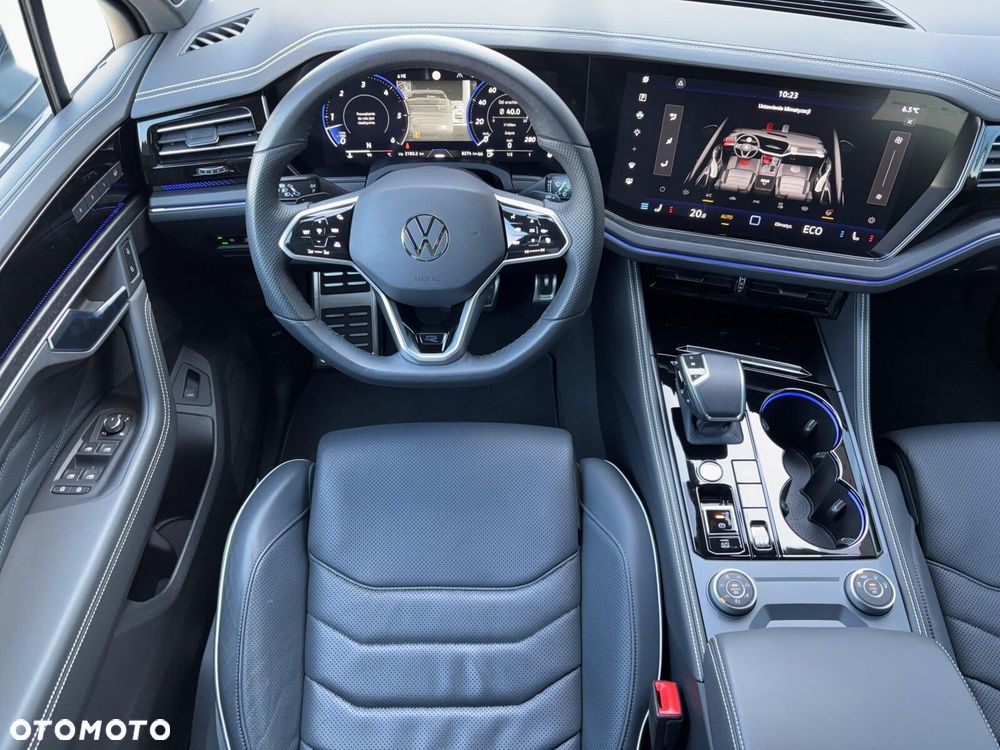 Volkswagen Touareg - 22