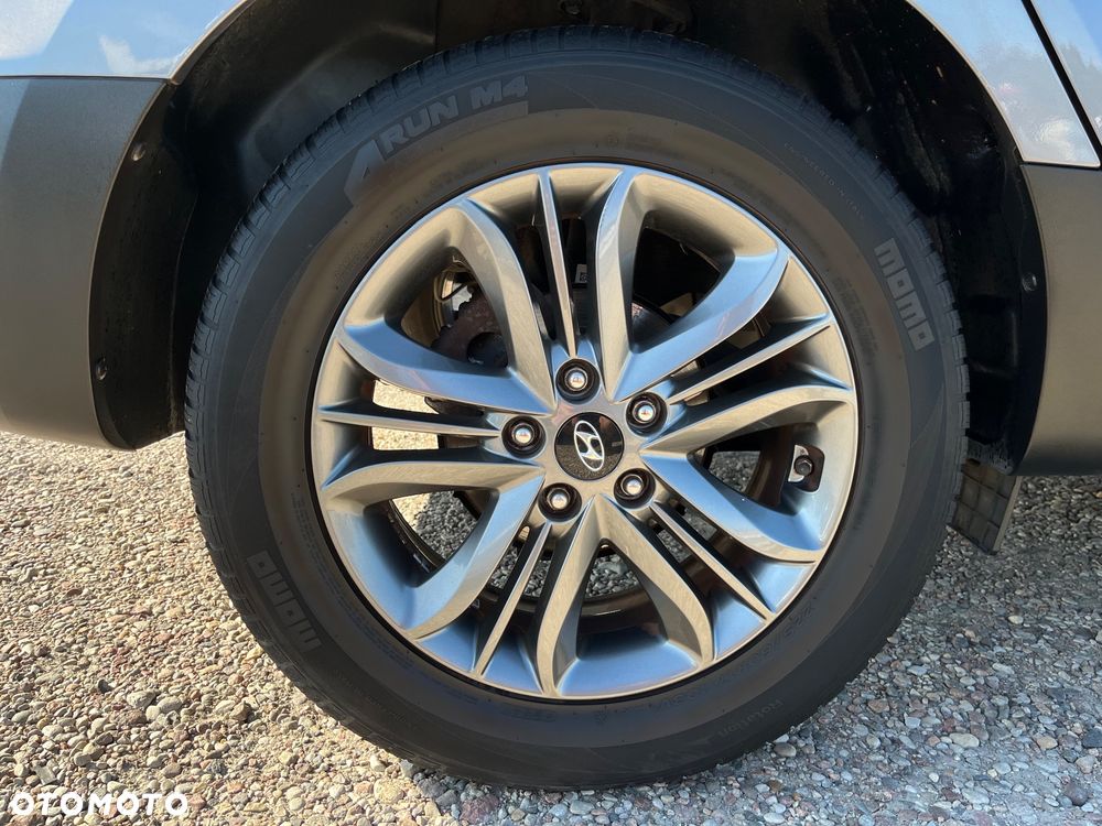 Hyundai ix35 1.7 CRDi 2WD blue Finale Gold - 36
