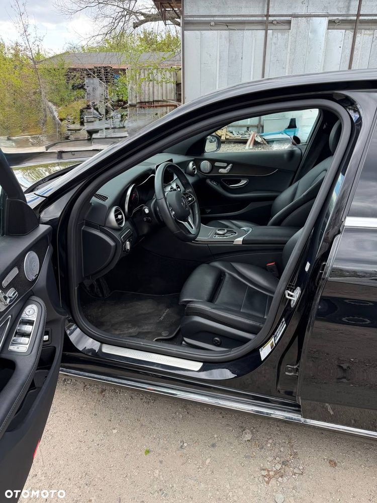 Mercedes-Benz Klasa C 300 4Matic 9G-TRONIC AMG Line - 7