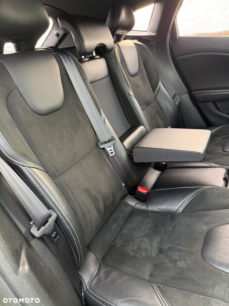 Volvo V40 D4 Drive-E R-Design Momentum - 8