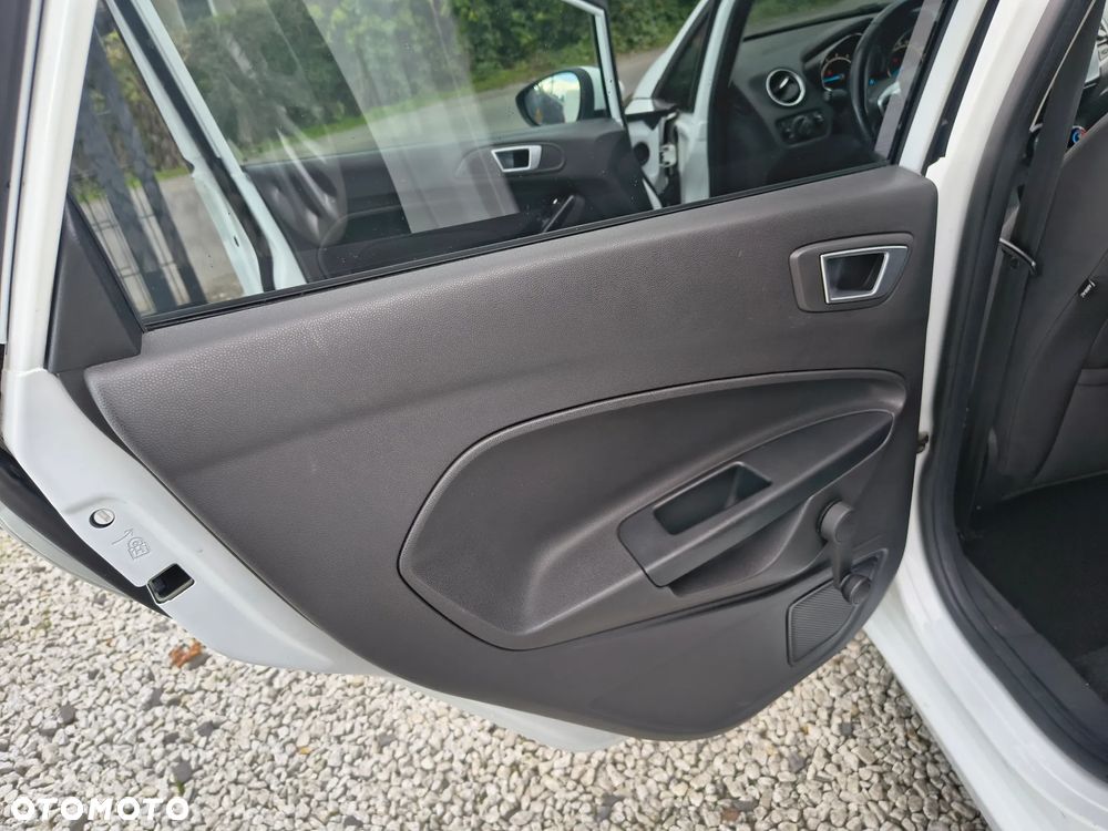 Ford Fiesta 1.25 Celebration - 23