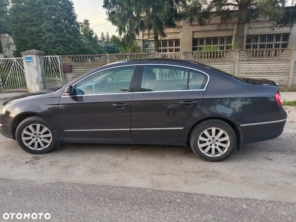 Volkswagen Passat 2.0 TDI Comfortline DSG - 6