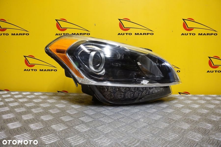 KIA SOUL 2012 2013 - REFLEKTOR LAMPA PRZÓD PRAWA Z LED USA - 2
