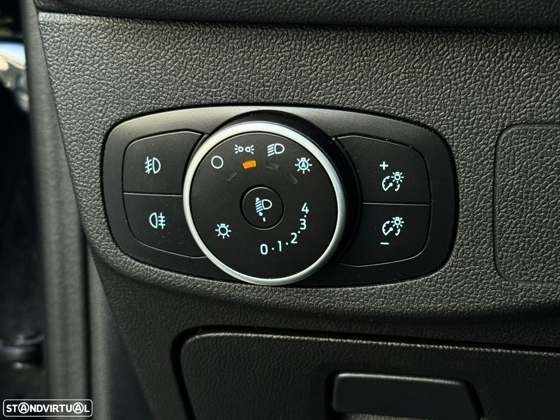 Ford Focus 1.0 EcoBoost ST-Line - 11