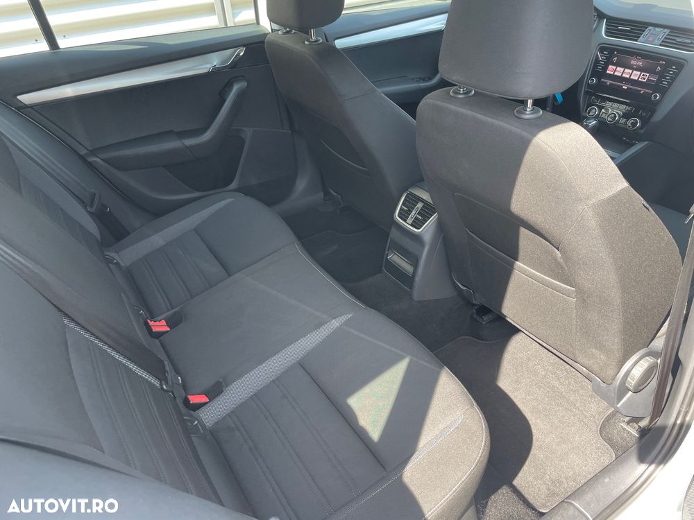 Skoda Octavia 1.6 TDI DSG Style - 14