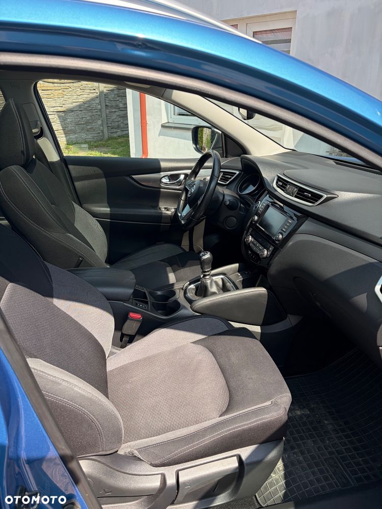 Nissan Qashqai 1.3 DIG-T N-Connecta - 24