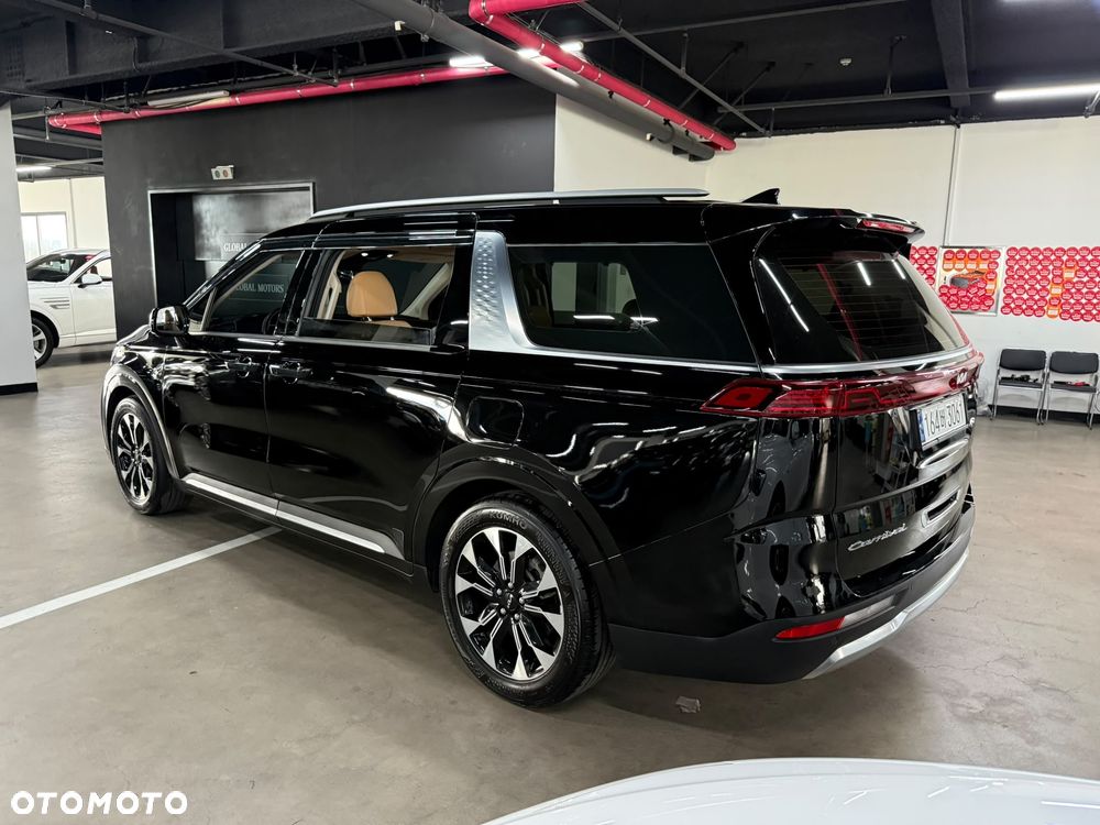Kia Carnival - 4