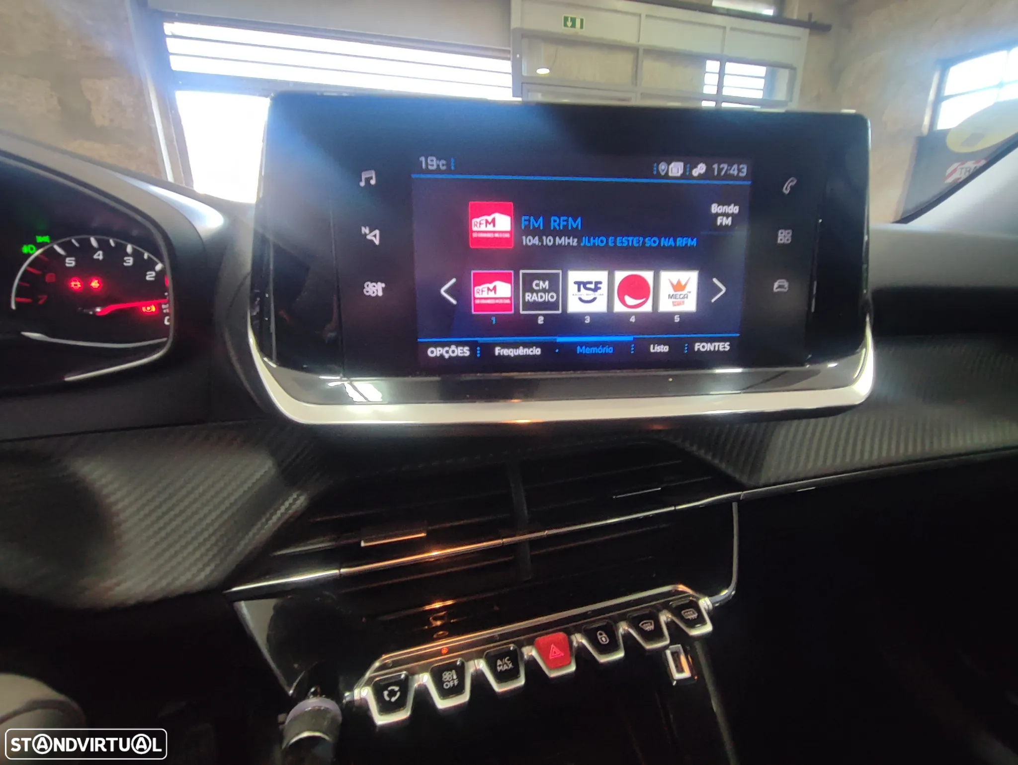 Peugeot 2008 BlueHDi 110 Active - 28