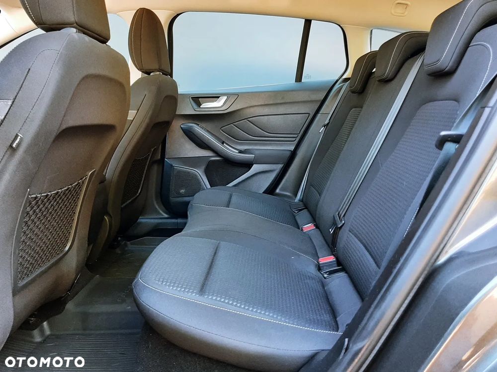 Ford Focus 1.0 EcoBoost Trend Edition - 25