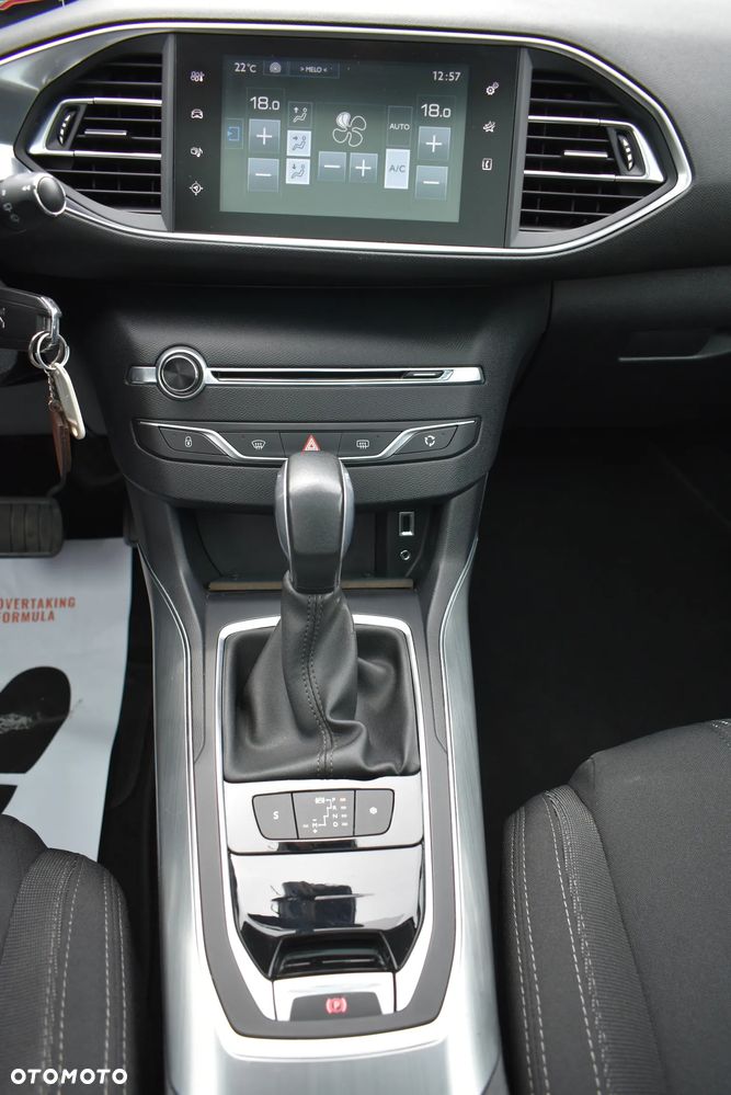 Peugeot 308 BlueHDi 150 Automatik Stop & Start Allure - 18