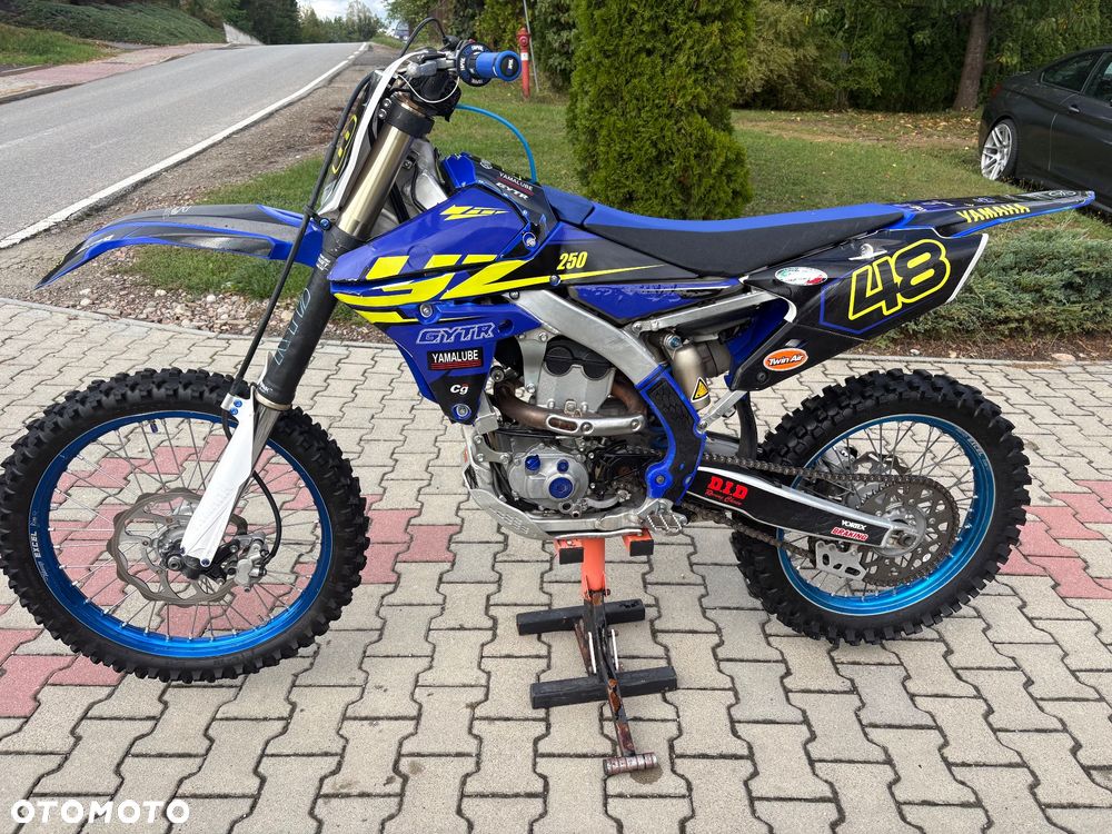 Yamaha YZF - 3