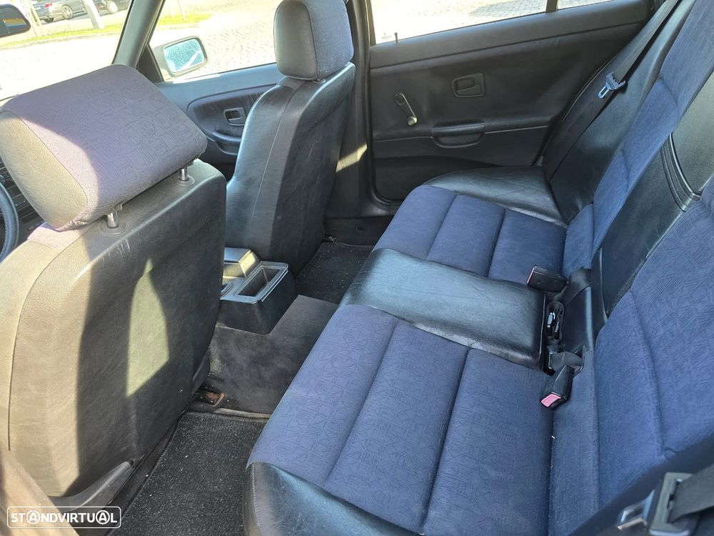 BMW 318 tds Touring - 9