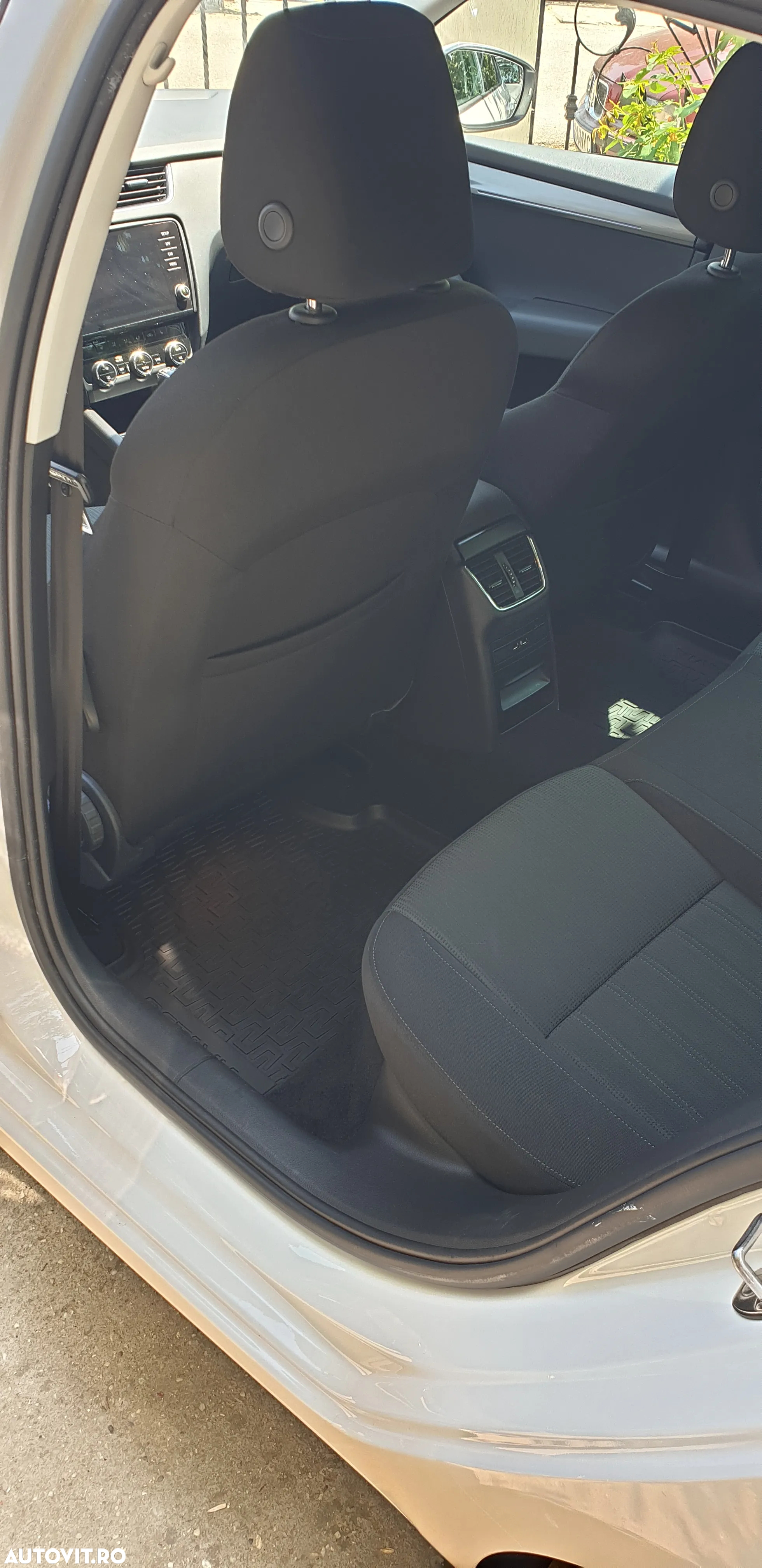 Skoda Octavia Combi Diesel 1.6 TDI DSG Style - 14