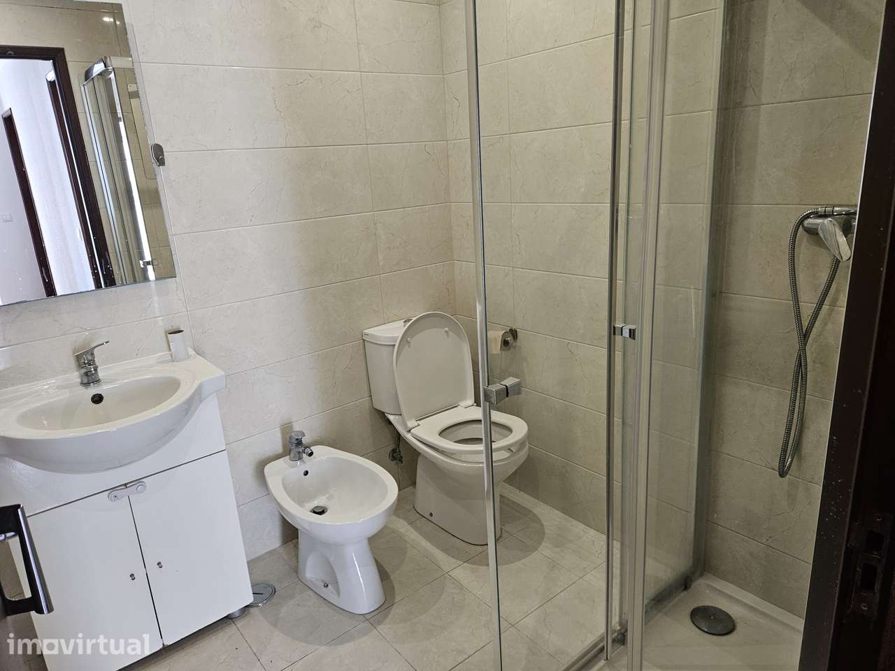 Apartamento T2 - Parede com estacionamento - Grande imagem: 5/13