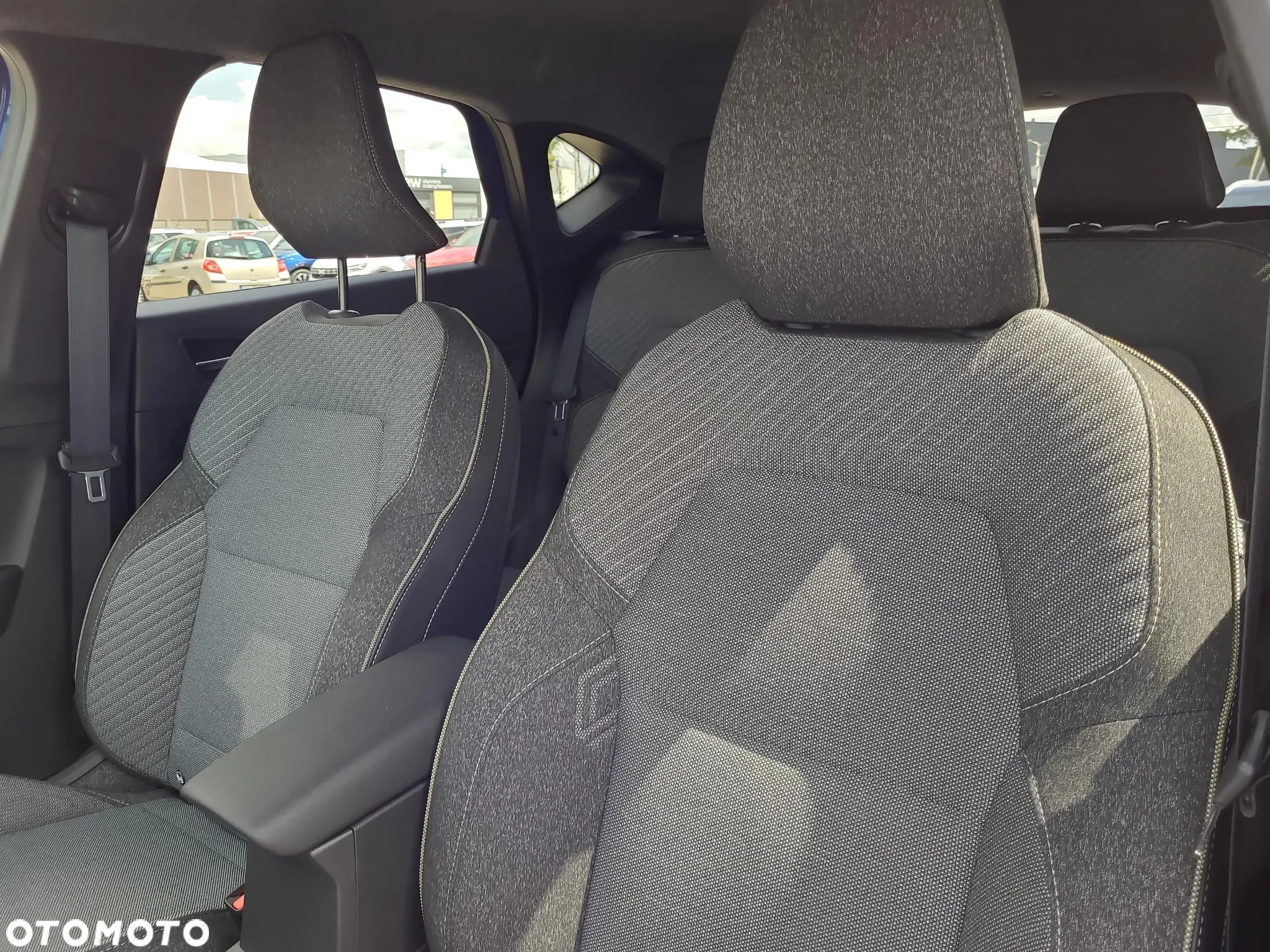 Renault Captur 1.0 TCe Techno - 11