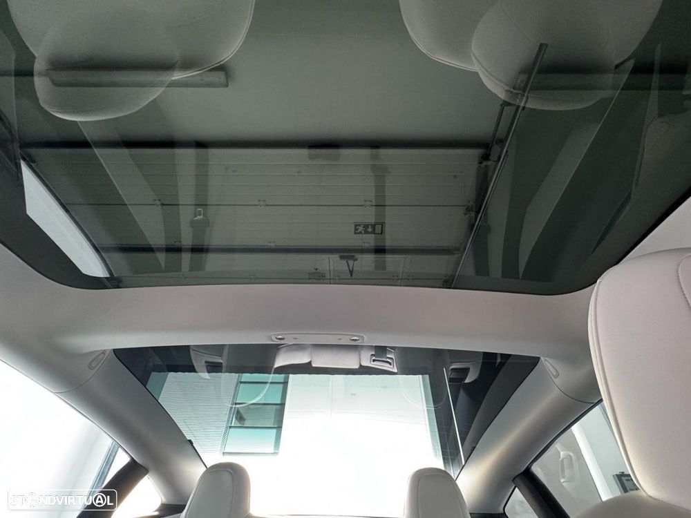 Tesla Model 3 - 33