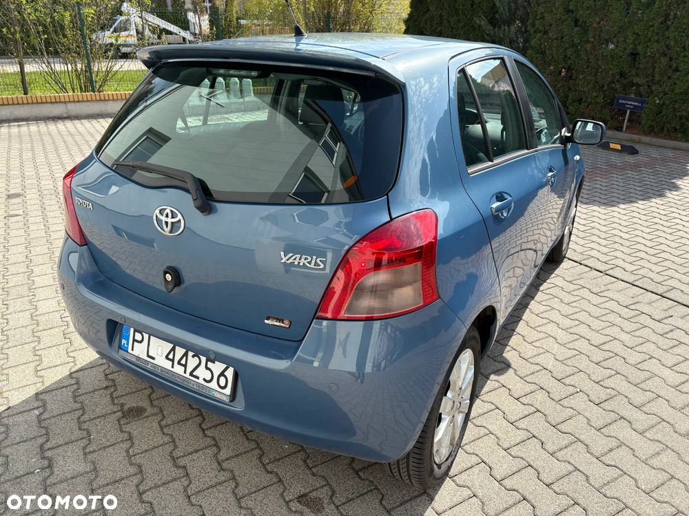 Toyota Yaris 1.3 Luna Premium - 5