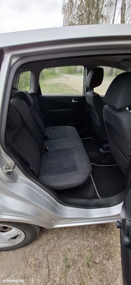 Ford Fiesta 1.4 Ghia - 8