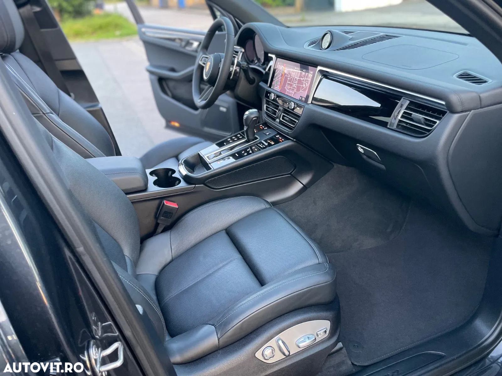 Porsche Macan - 10
