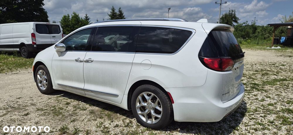 Chrysler Pacifica - 7