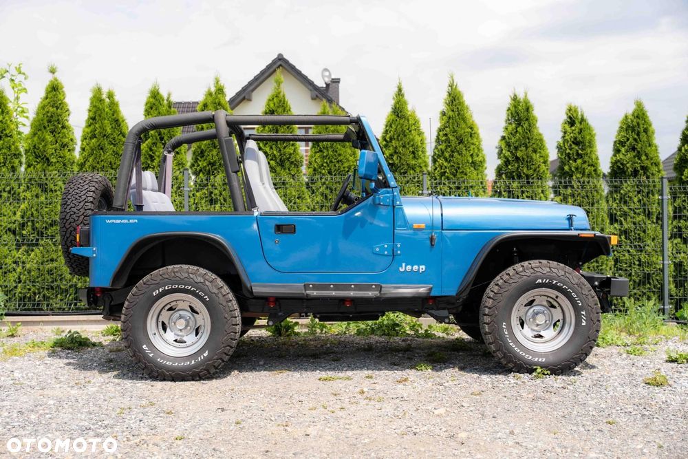 Jeep Wrangler - 8