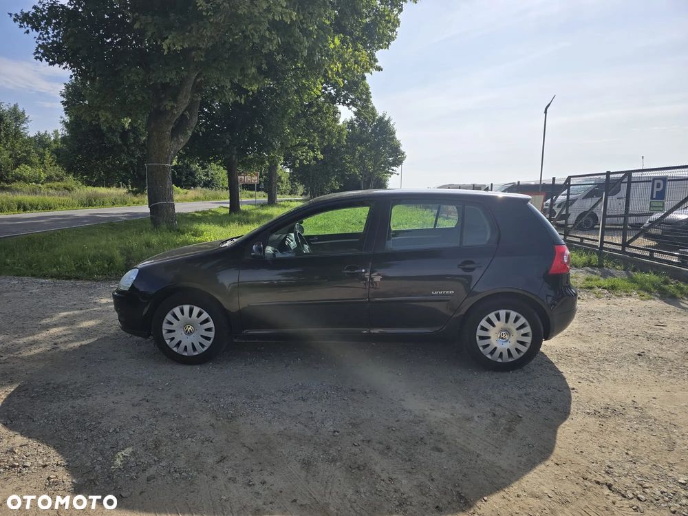 Volkswagen Golf 1.6 FSI United - 2