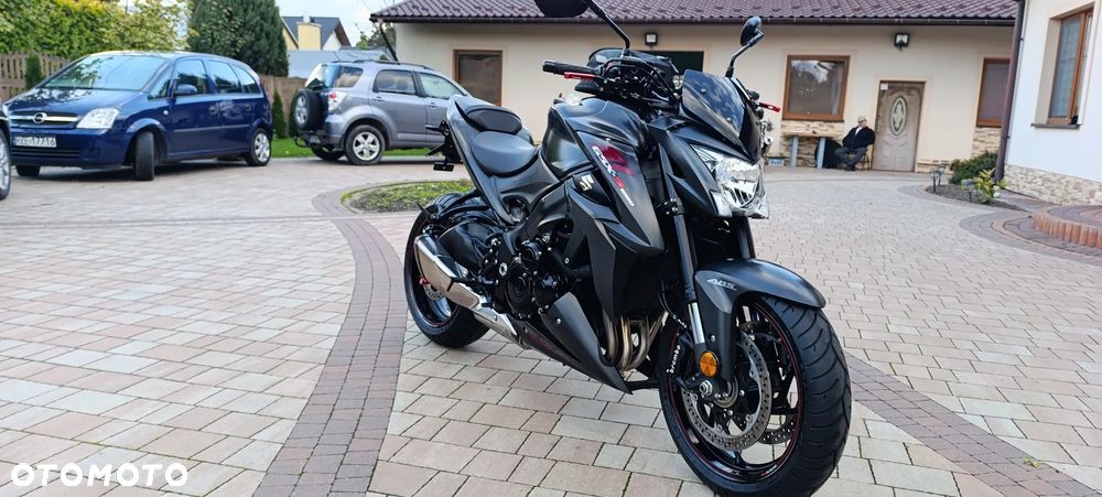 Suzuki GSX 1000 - 5