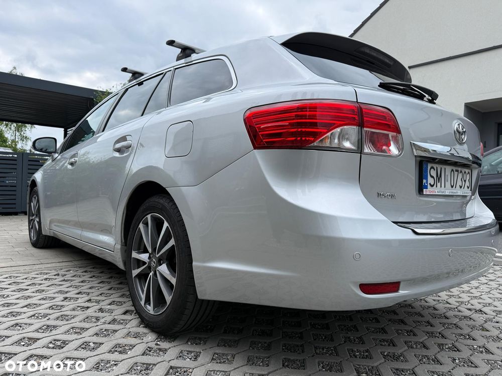 Toyota Avensis 2.0 Premium MS - 6