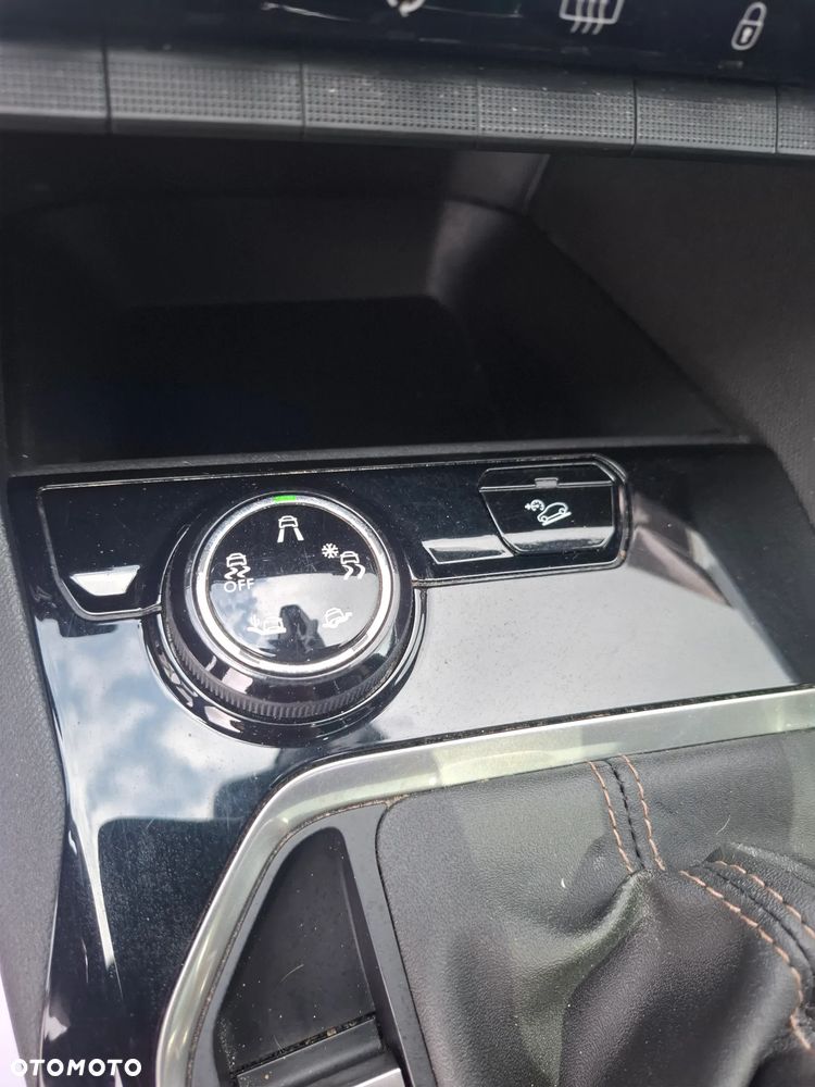 Peugeot 3008 1.5 BlueHDi Crossway S&S - 25