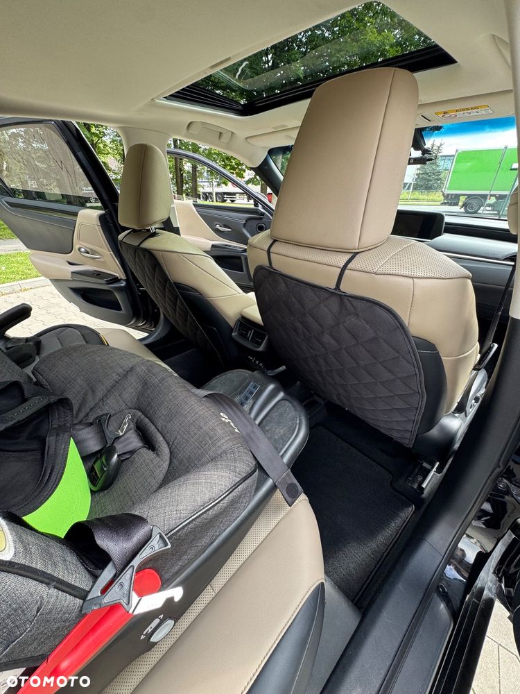 Lexus ES 300h Business Edition + - 13
