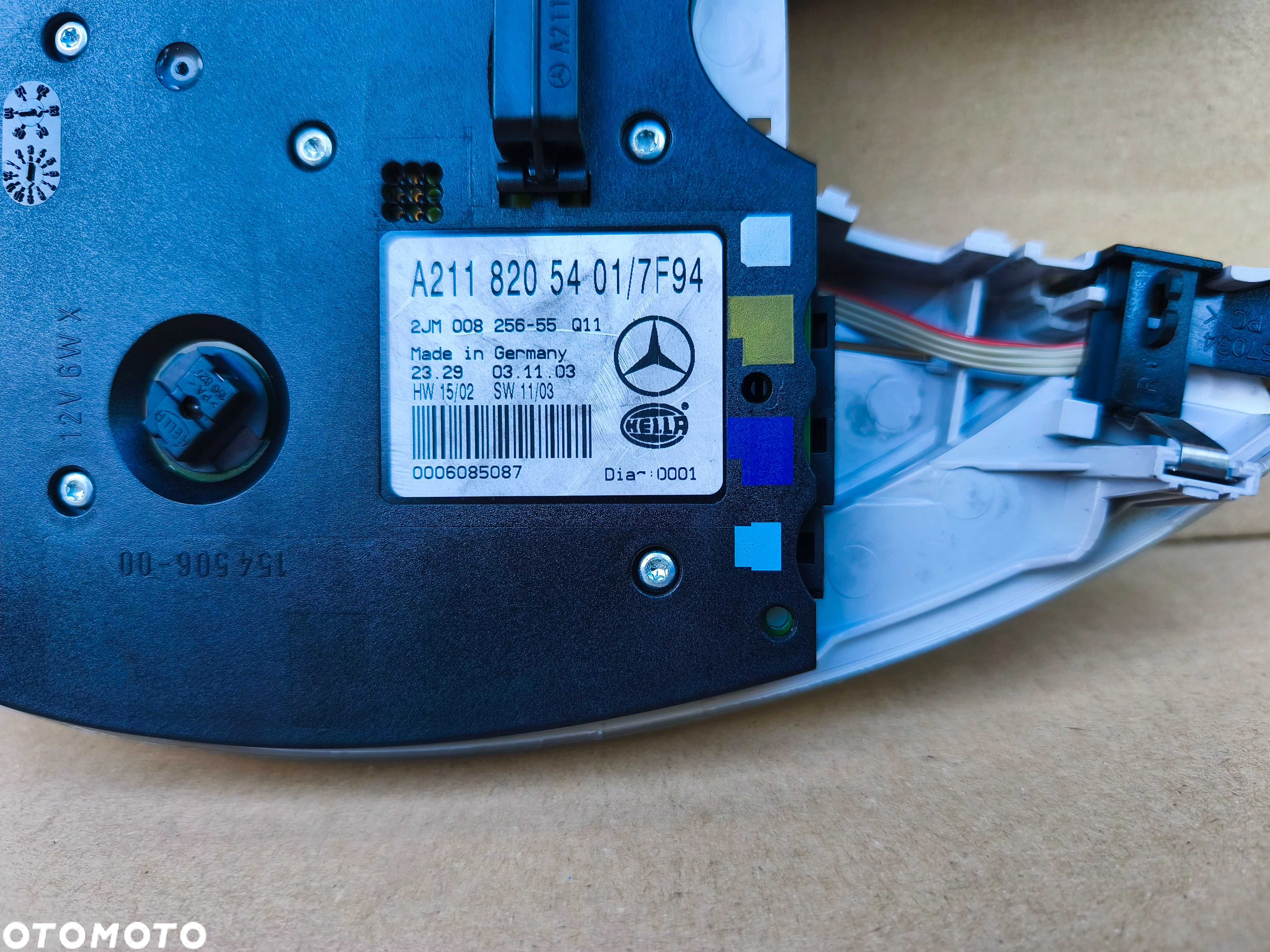 Mercedes E W211 lampka kabiny oświetlenie podsufitki 211.820.5401 - 7