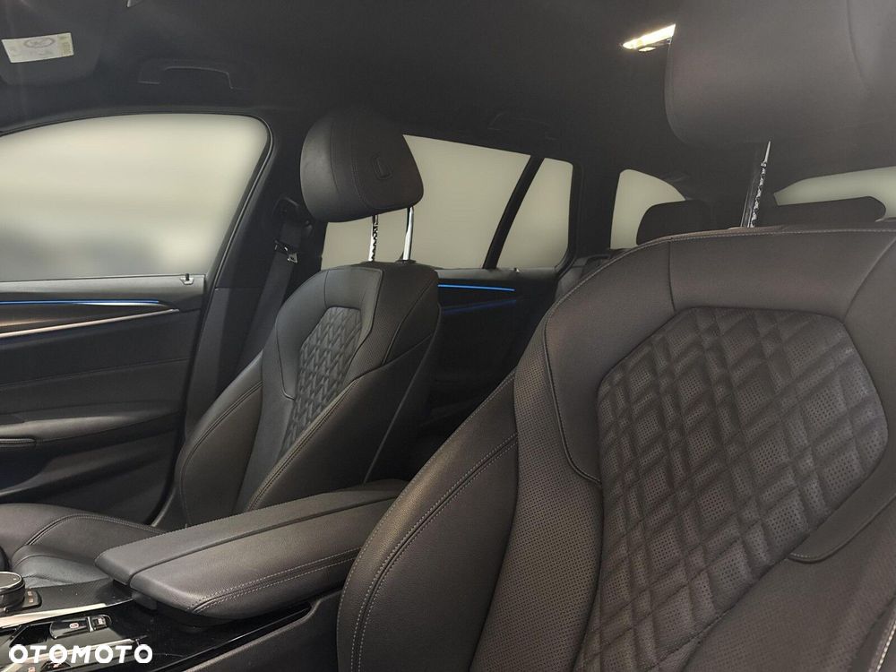 BMW Seria 5 530e xDrive M Sport sport - 13